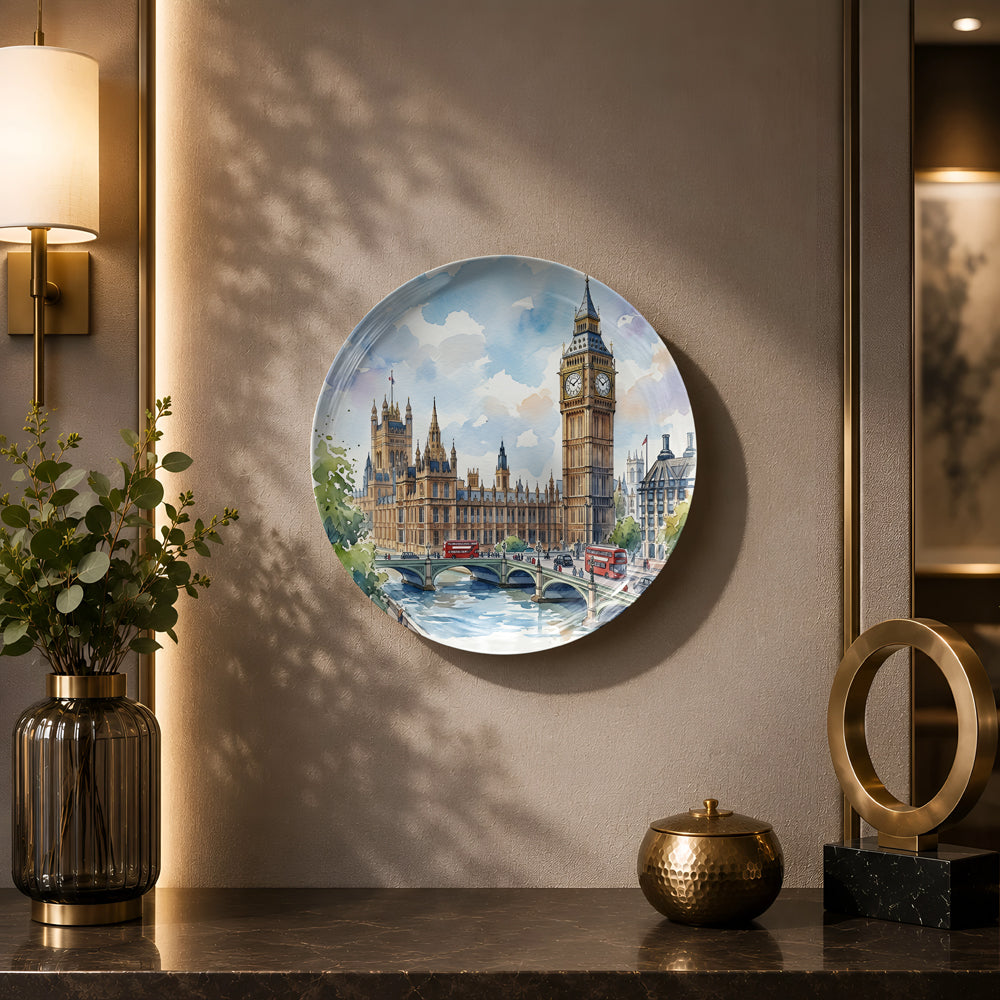Glossy ceramic wall plate with painterly artwork of Big Ben and Westminster.
